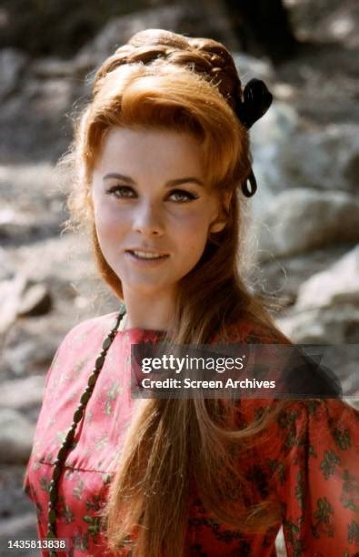 destil&aacute;cia idiom rozmazn&aacute;vať ann margret tv shows report&eacute;r cvaknutie