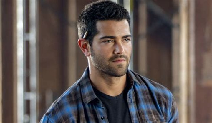 Trace (Jesse Metcalfe) and the girls already look like family to us